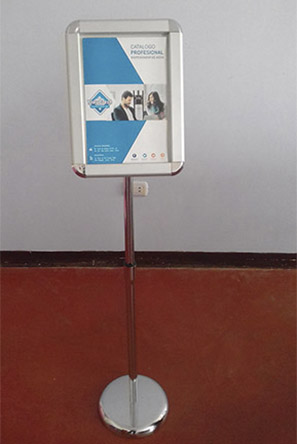 poster stand portatil
