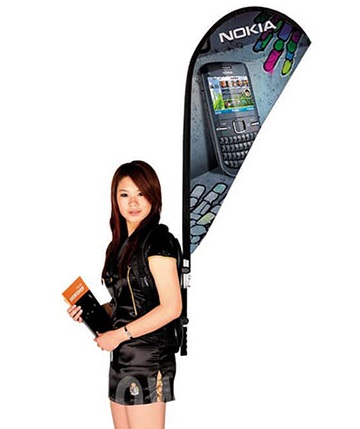 display mochila movil pluma