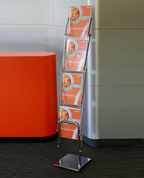 porta brochure cromado